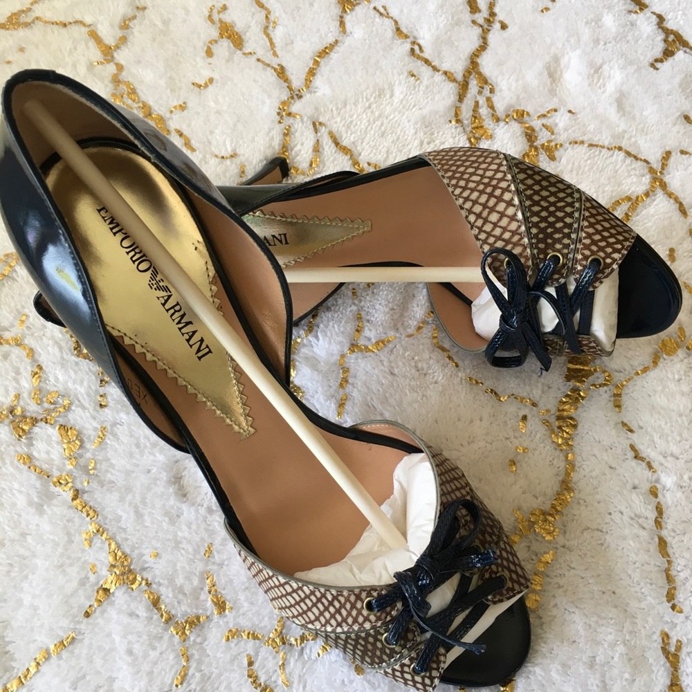 Emporio Armani peep toe pump